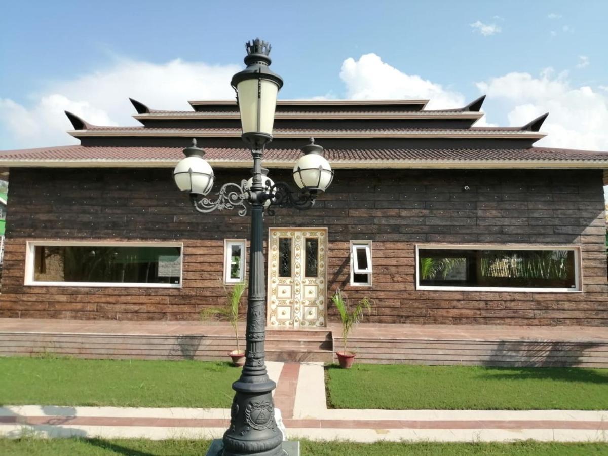 Mann The Palm Retreat Hotel Lucknow Exterior foto