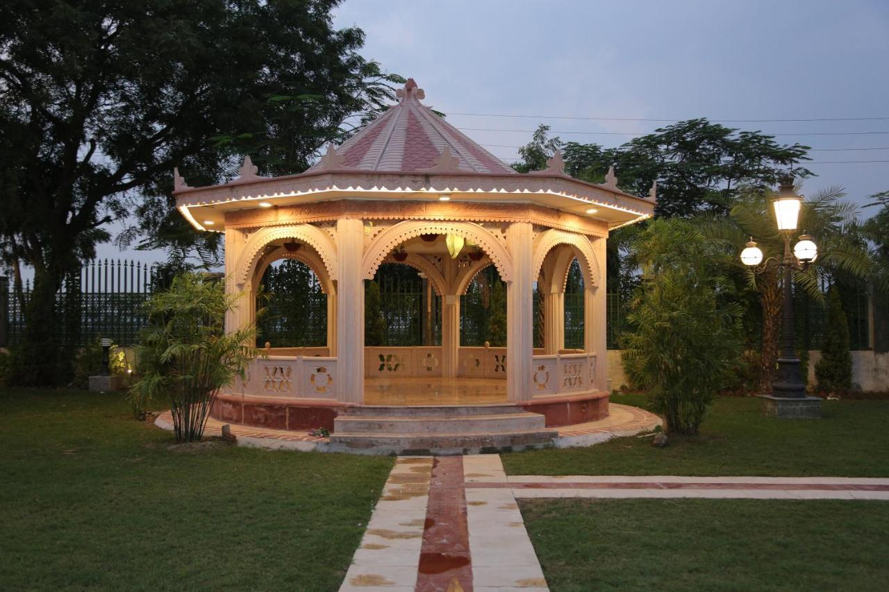 Mann The Palm Retreat Hotel Lucknow Exterior foto