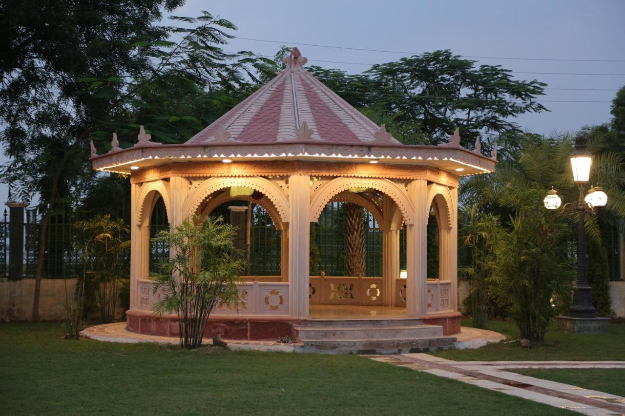 Mann The Palm Retreat Hotel Lucknow Exterior foto