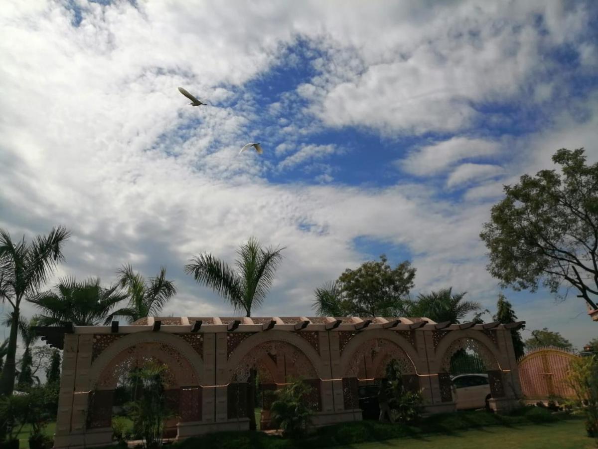 Mann The Palm Retreat Hotel Lucknow Exterior foto