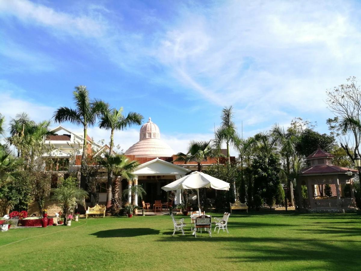 Mann The Palm Retreat Hotel Lucknow Exterior foto
