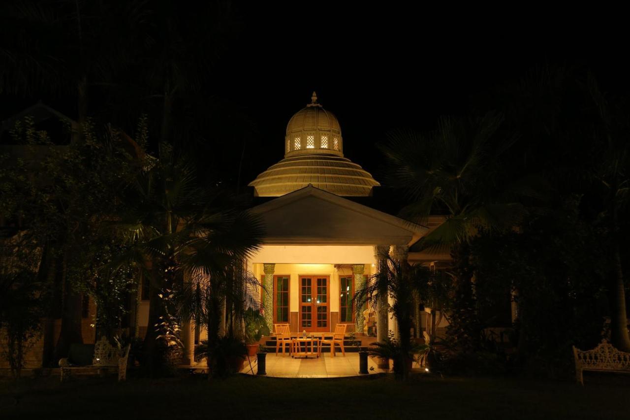 Mann The Palm Retreat Hotel Lucknow Exterior foto
